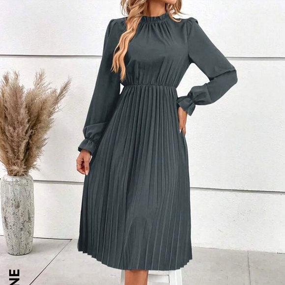 SHEIN Dresses & Skirts - Green Frill Neck Flare Sleeve PIeated Hem Dress, sz small